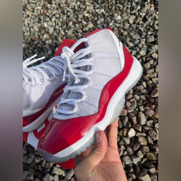 Jordan 11 cherry